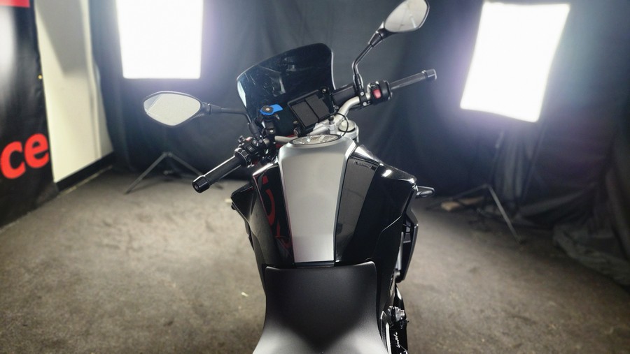 2022 BMW F 900 R - FF33136