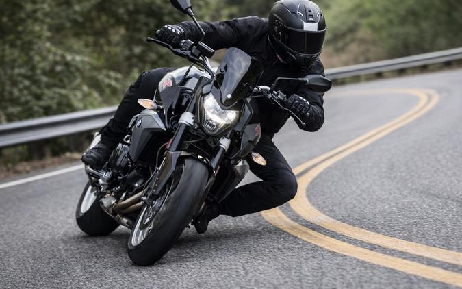 2022 BMW F 900 R - FF33136