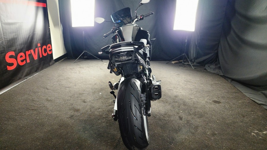 2022 BMW F 900 R - FF33136