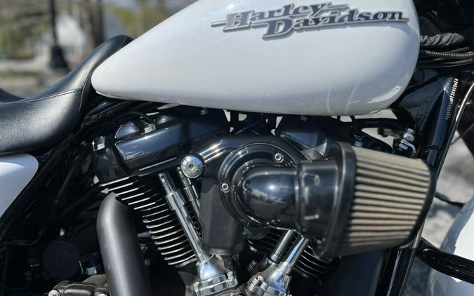 FLHXS 2017 Street Glide Special