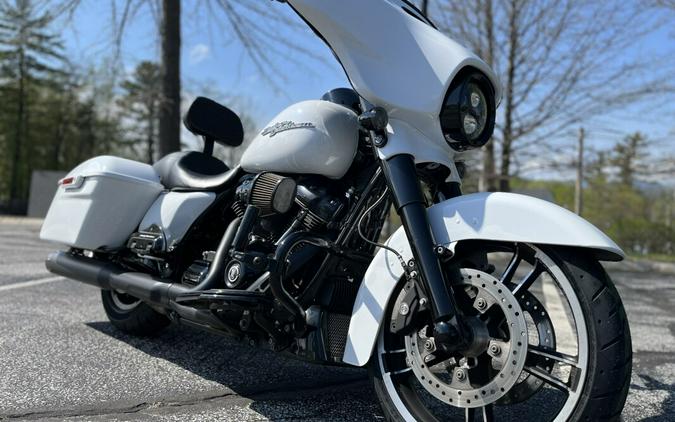 FLHXS 2017 Street Glide Special