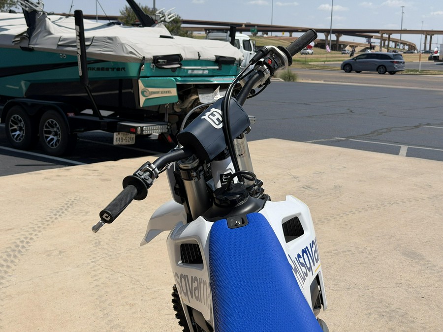 2027 HUSQVARNA FC 250