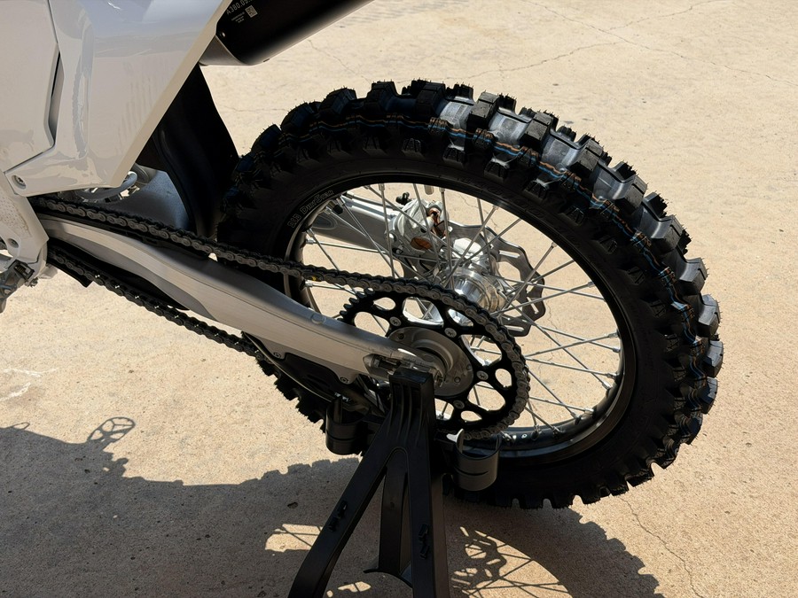 2027 HUSQVARNA FC 250