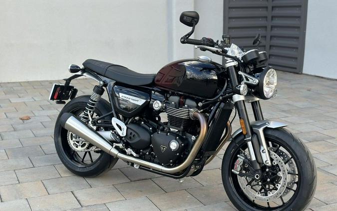 2024 Triumph Speed Twin 1200 Stealth Edition