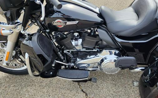 2024 Harley-Davidson® Tri Glide® Ultra FLHTCUTG