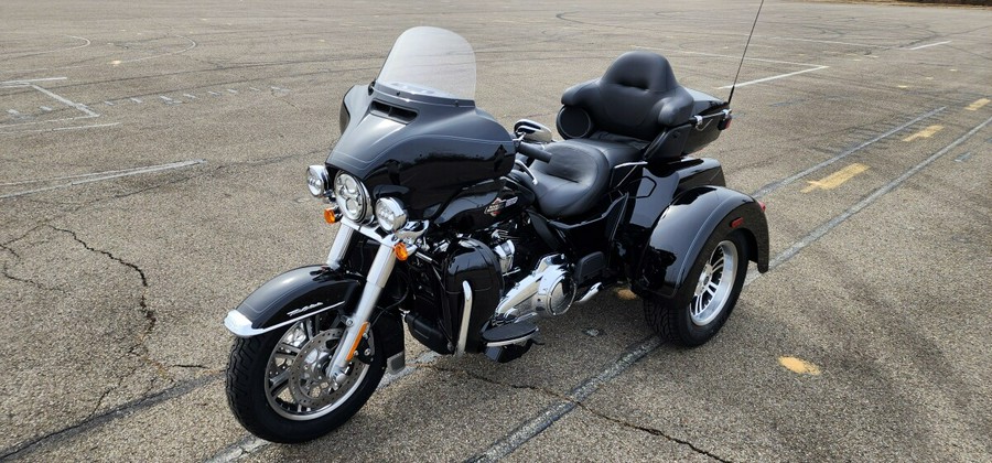 2024 Harley-Davidson® Tri Glide® Ultra FLHTCUTG