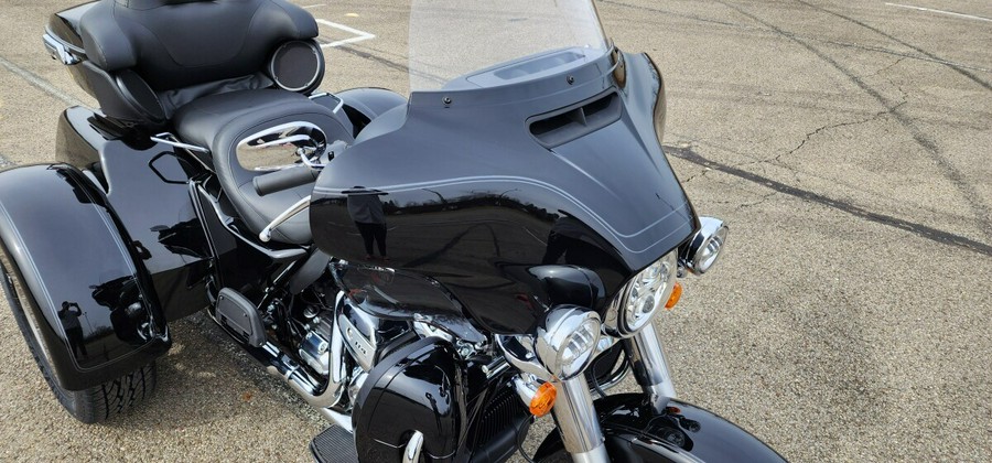 2024 Harley-Davidson® Tri Glide® Ultra FLHTCUTG