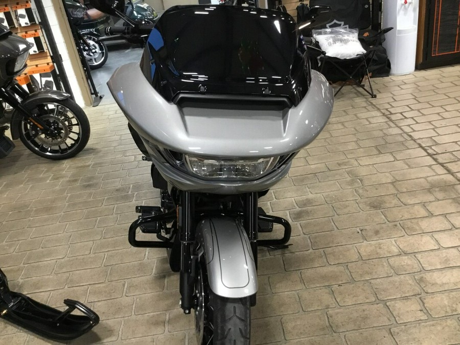 2023 Harley-Davidson® CVO™ Road Glide® Dark Platinum w/Pinstripe