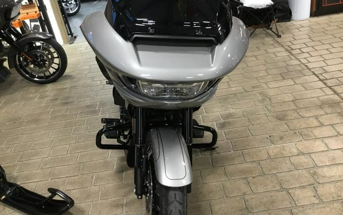 2023 Harley-Davidson® CVO™ Road Glide® Dark Platinum w/Pinstripe