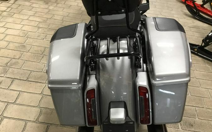 2023 Harley-Davidson® CVO™ Road Glide® Dark Platinum w/Pinstripe