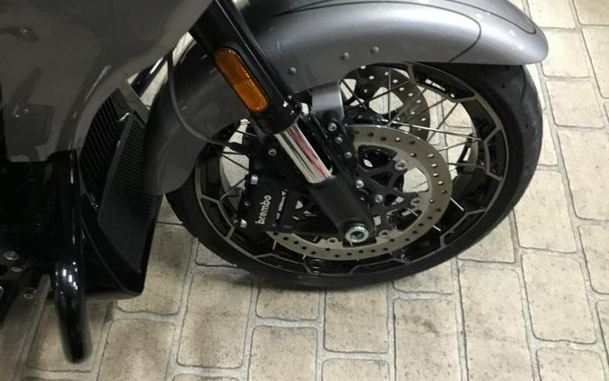 2023 Harley-Davidson® CVO™ Road Glide® Dark Platinum w/Pinstripe