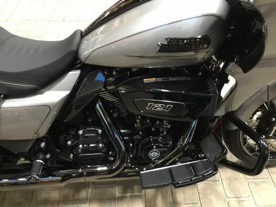 2023 Harley-Davidson® CVO™ Road Glide® Dark Platinum w/Pinstripe