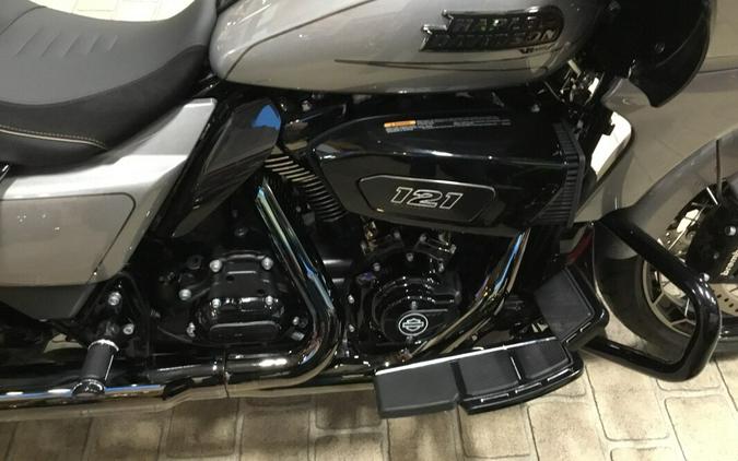 2023 Harley-Davidson® CVO™ Road Glide® Dark Platinum w/Pinstripe
