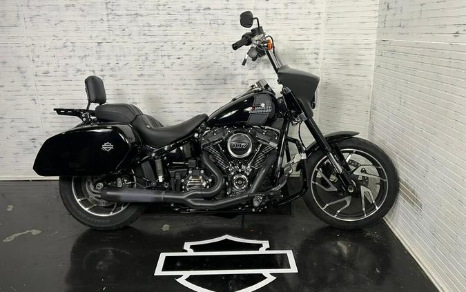 2021 Harley-Davidson Sport Glide Review: Two-Wheeled Convertible