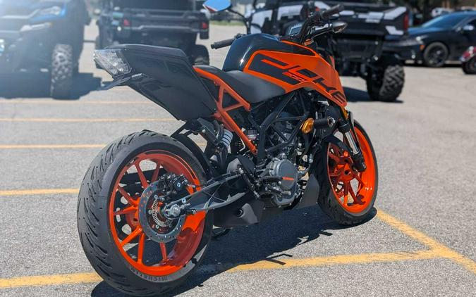 2023 KTM Duke 200