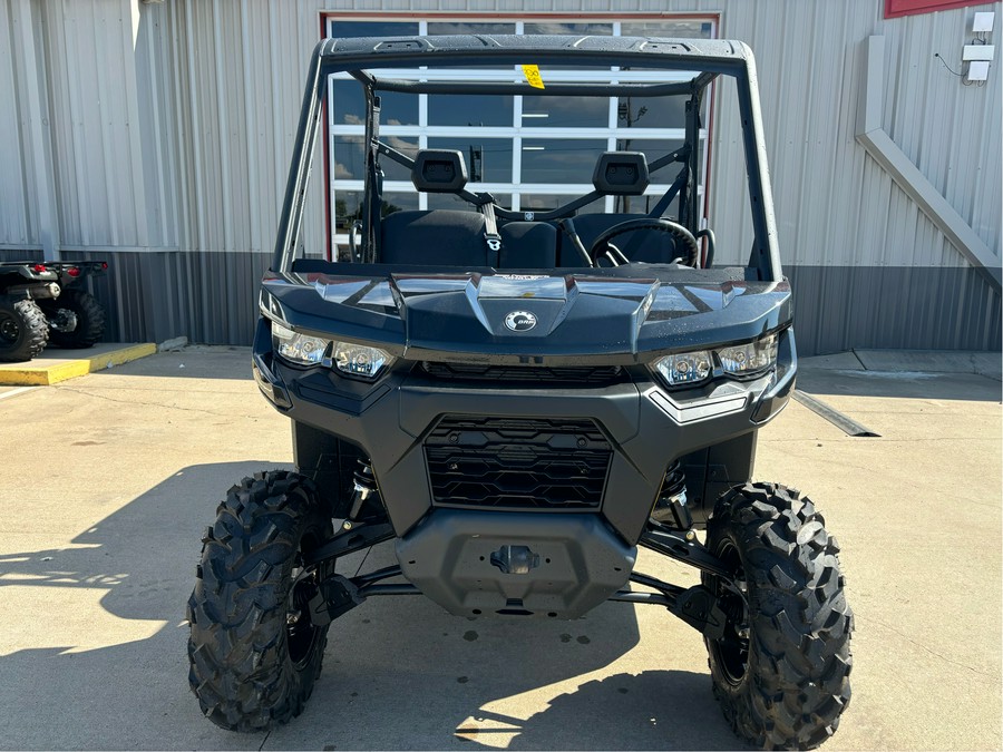 2025 Can-Am™ Defender DPS HD10