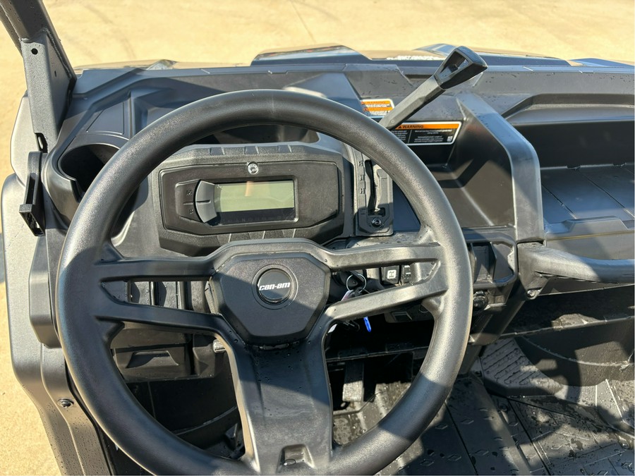 2025 Can-Am™ Defender DPS HD10