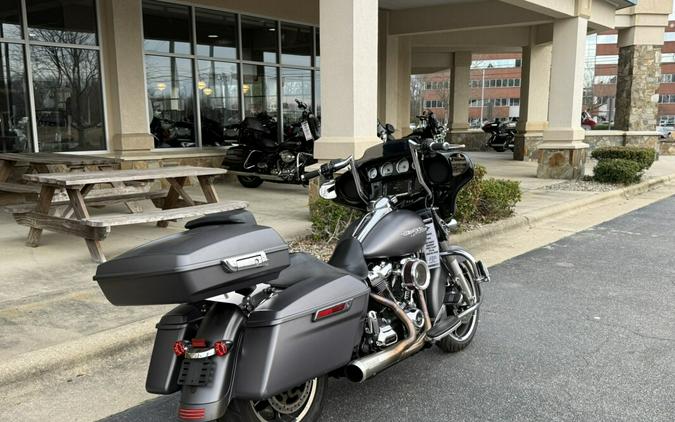 FLHXS 2017 Street Glide® Special