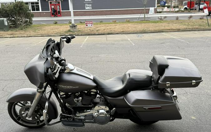 FLHXS 2017 Street Glide® Special