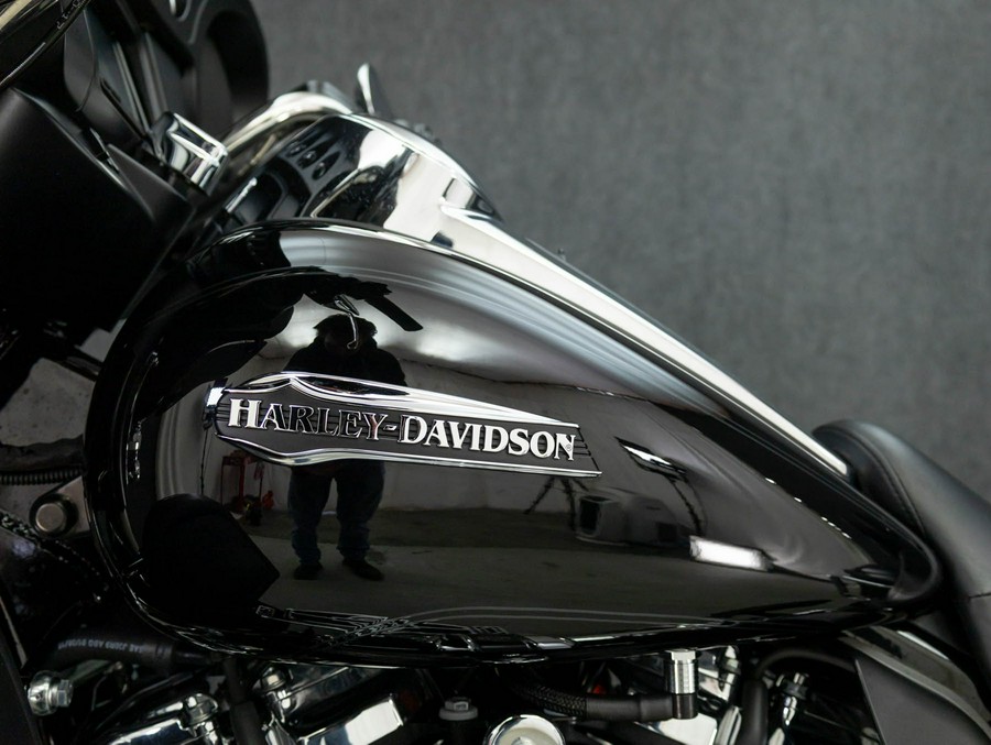 2018 HARLEY DAVIDSON FLHTCU ELECTRA GLIDE ULTRA CLASSIC W/ABS