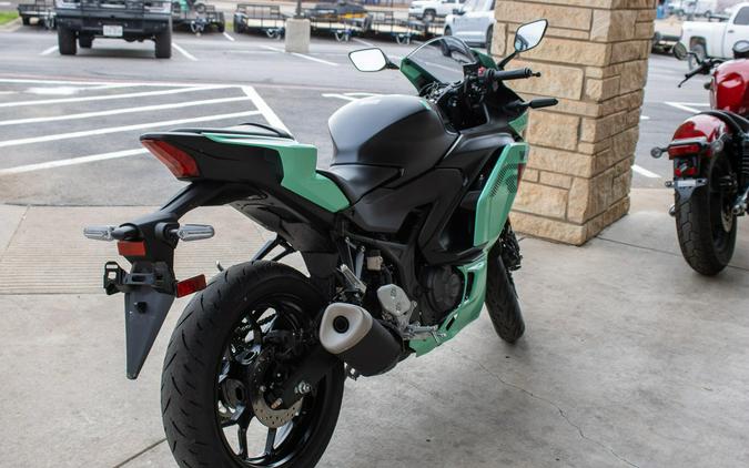 2026 YAMAHA YZFR3 ABS