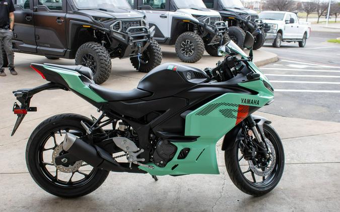 2026 YAMAHA YZFR3 ABS