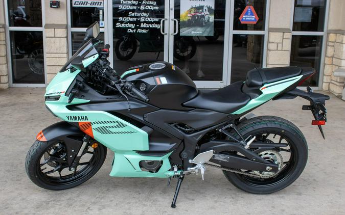 2026 YAMAHA YZFR3 ABS