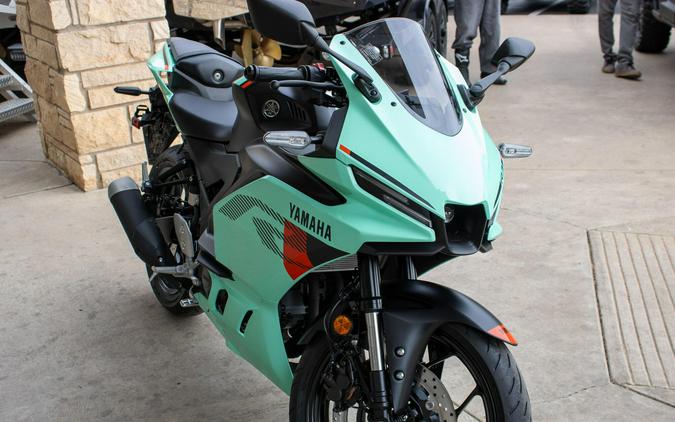 2026 YAMAHA YZFR3 ABS