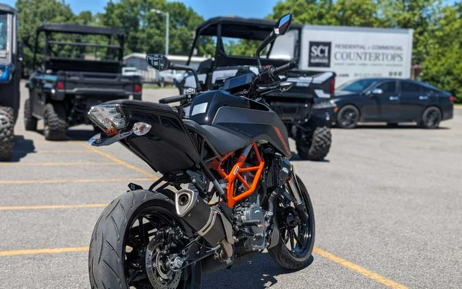 2023 KTM Duke 390