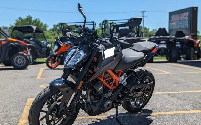 2023 KTM Duke 390