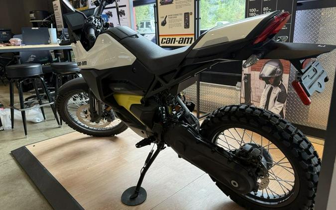 2025 Can-Am Origin White