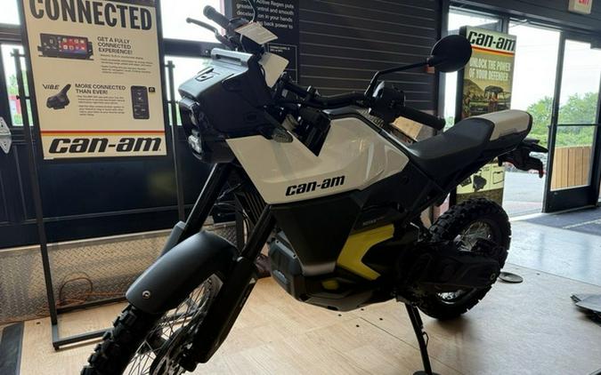 2025 Can-Am Origin White