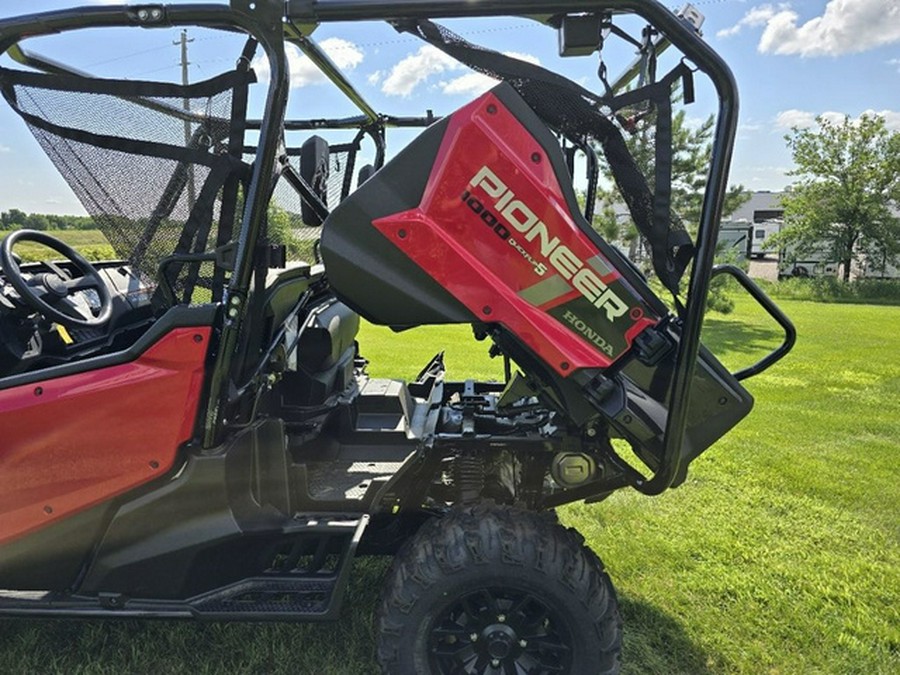 2024 Honda Pioneer 1000-5 Deluxe DELUXE AVENGER RED