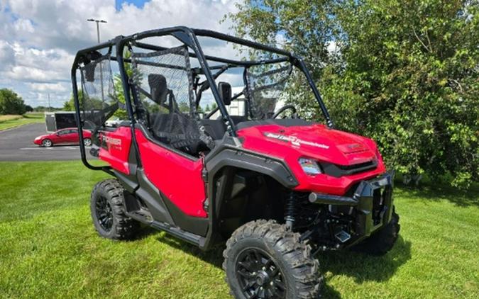 2024 Honda Pioneer 1000-5 Deluxe DELUXE AVENGER RED