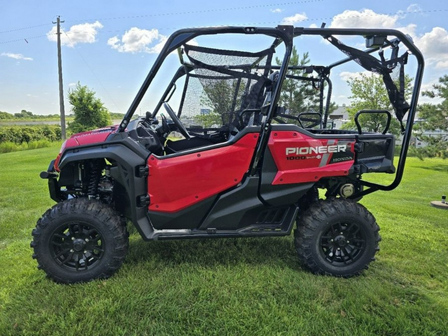 2024 Honda Pioneer 1000-5 Deluxe DELUXE AVENGER RED