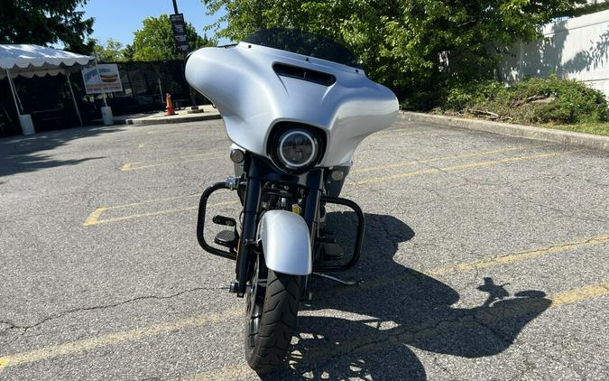 2019 Harley-Davidson Street Glide Special Barracuda Silver