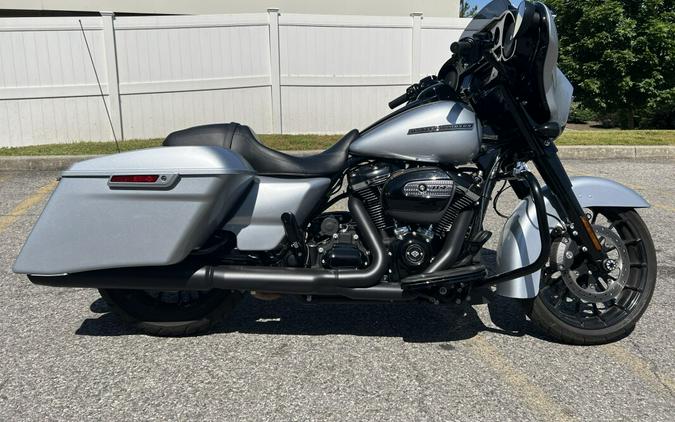 2019 Harley-Davidson Street Glide Special Barracuda Silver