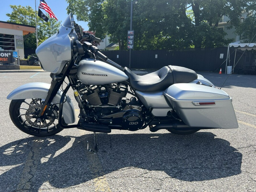 2019 Harley-Davidson Street Glide Special Barracuda Silver