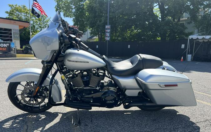 2019 Harley-Davidson Street Glide Special Barracuda Silver