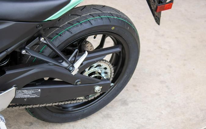 2026 YAMAHA YZFR3 ABS