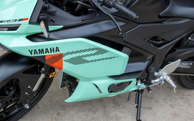 2026 YAMAHA YZFR3 ABS