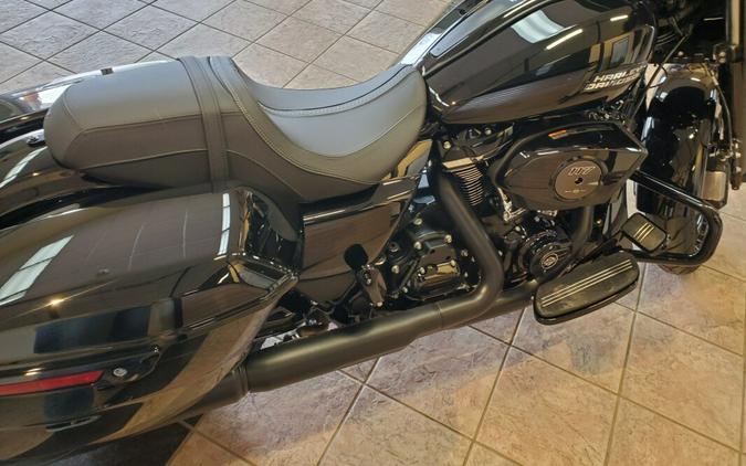 2024 Harley-Davidson Street Glide® Vivid Black - Black Finish