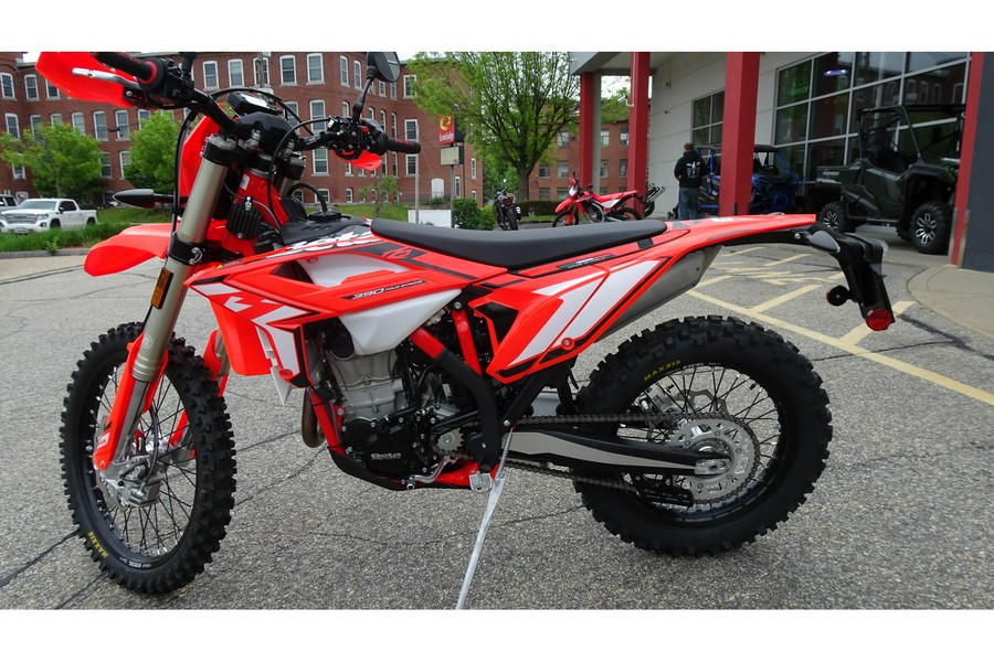 2024 Beta Motorcycles 390 RS w/ LOWBOY