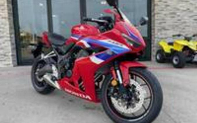 2026 Honda® CBR650R E-Clutch