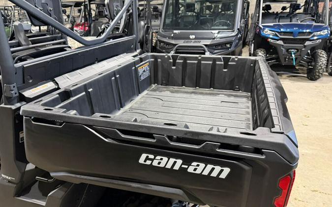 2025 Can-Am Defender MAX HD7