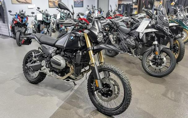 2026 BMW R 12 G/S Night Black Matte