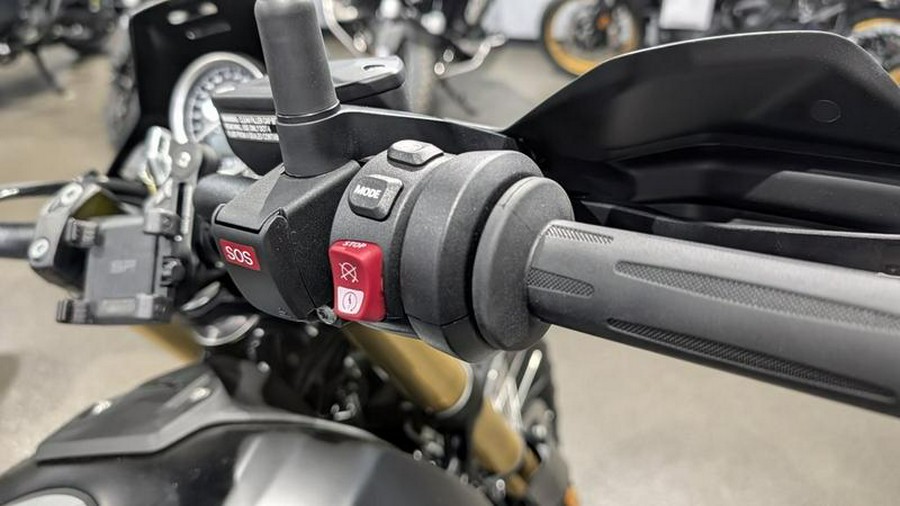 2026 BMW R 12 G/S Night Black Matte