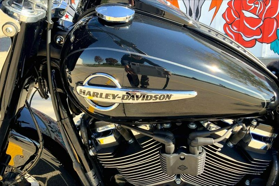 2019 Harley-Davidson® FLHC - Softail® Heritage Classic