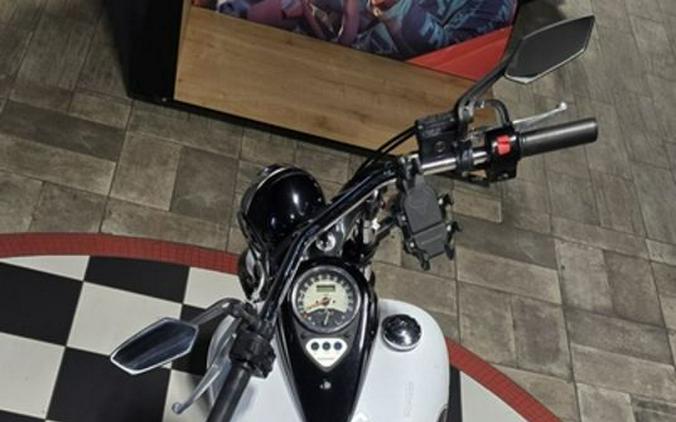 2016 Kawasaki Vulcan® 900 Custom