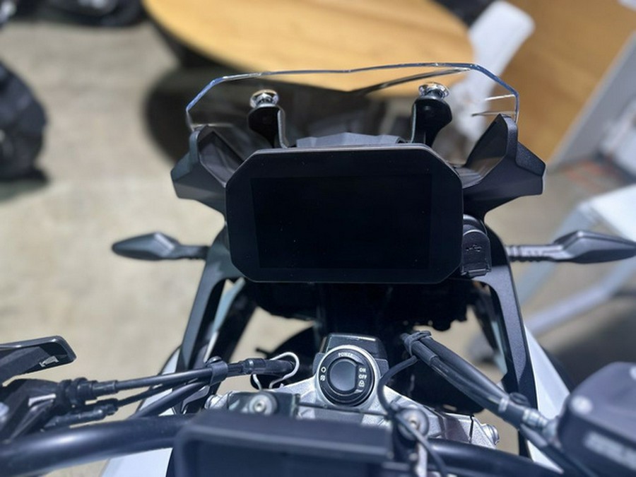 2025 BMW F 800 GS Light White 800 GS